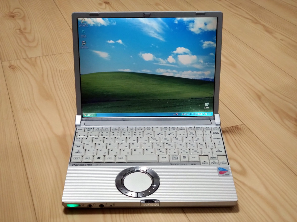 CF-SR4でもCF-RZ4でもなく、CF-R4